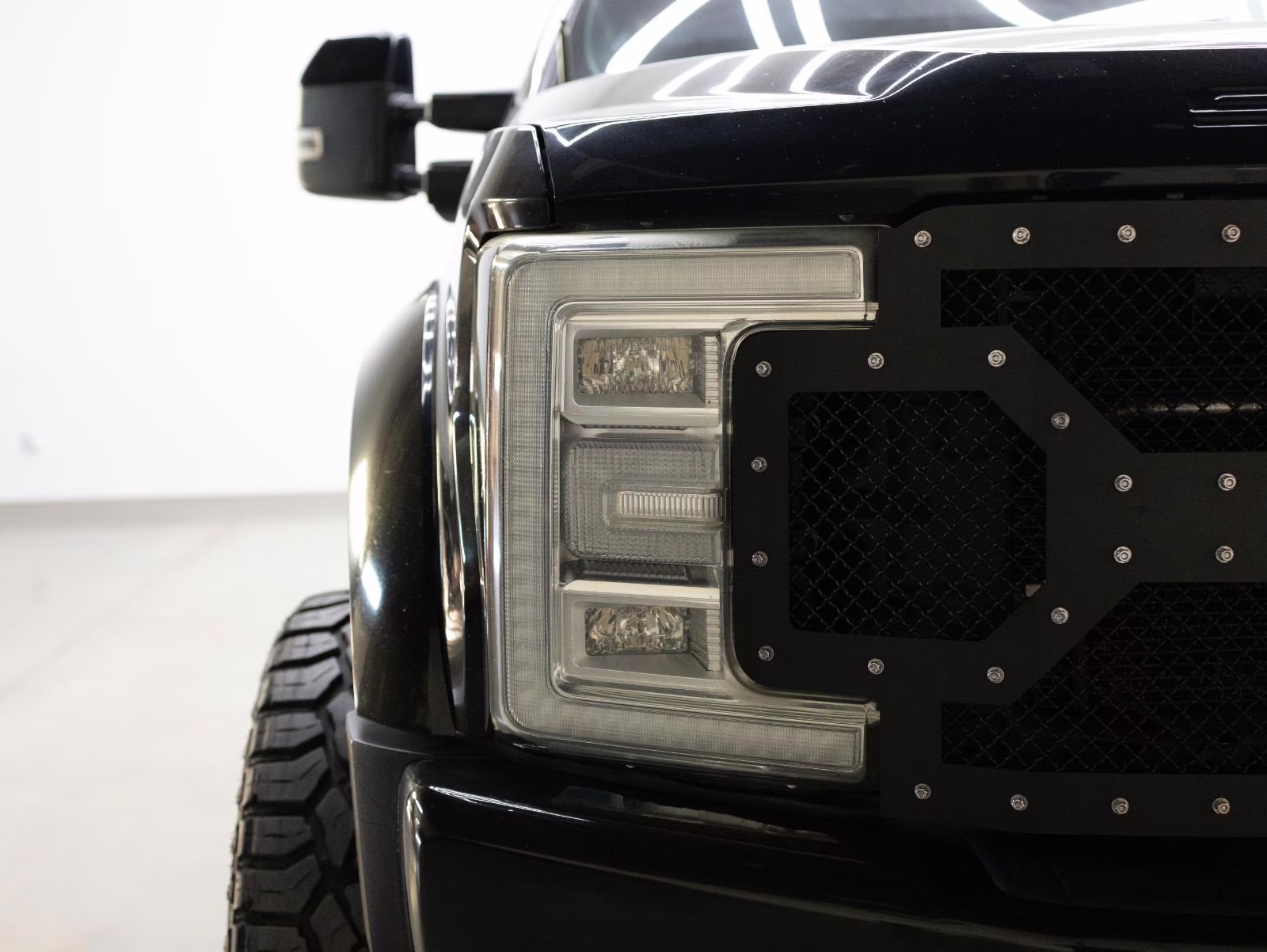 2017 Shadow Black Ford Super Duty F-450 DRW Platinum 4X4 Truck