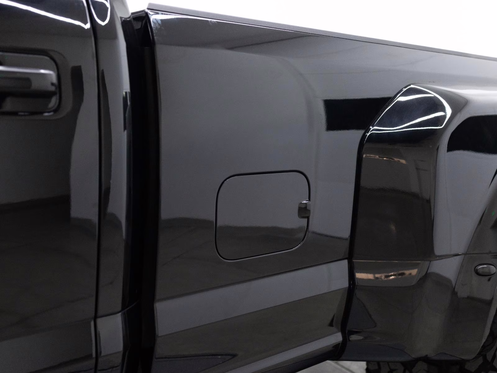 2017 Shadow Black Ford Super Duty F-450 DRW Platinum 4X4 Truck