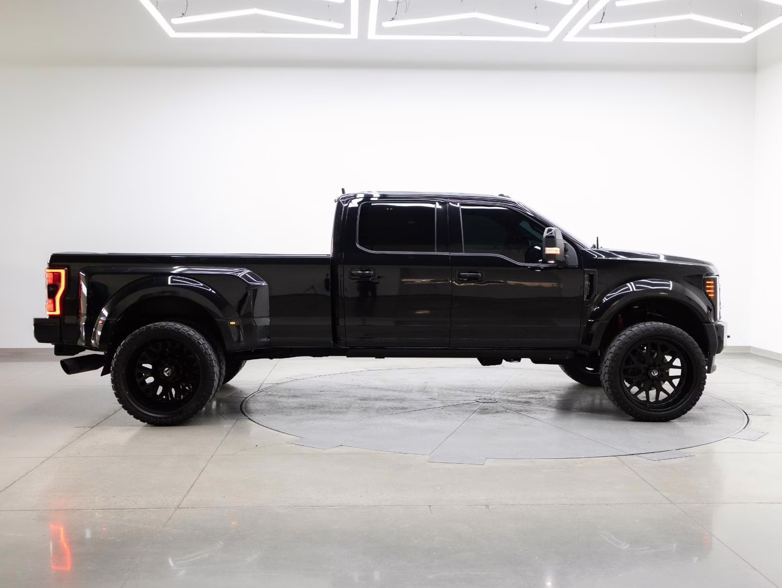 2017 Shadow Black Ford Super Duty F-450 DRW Platinum 4X4 Truck