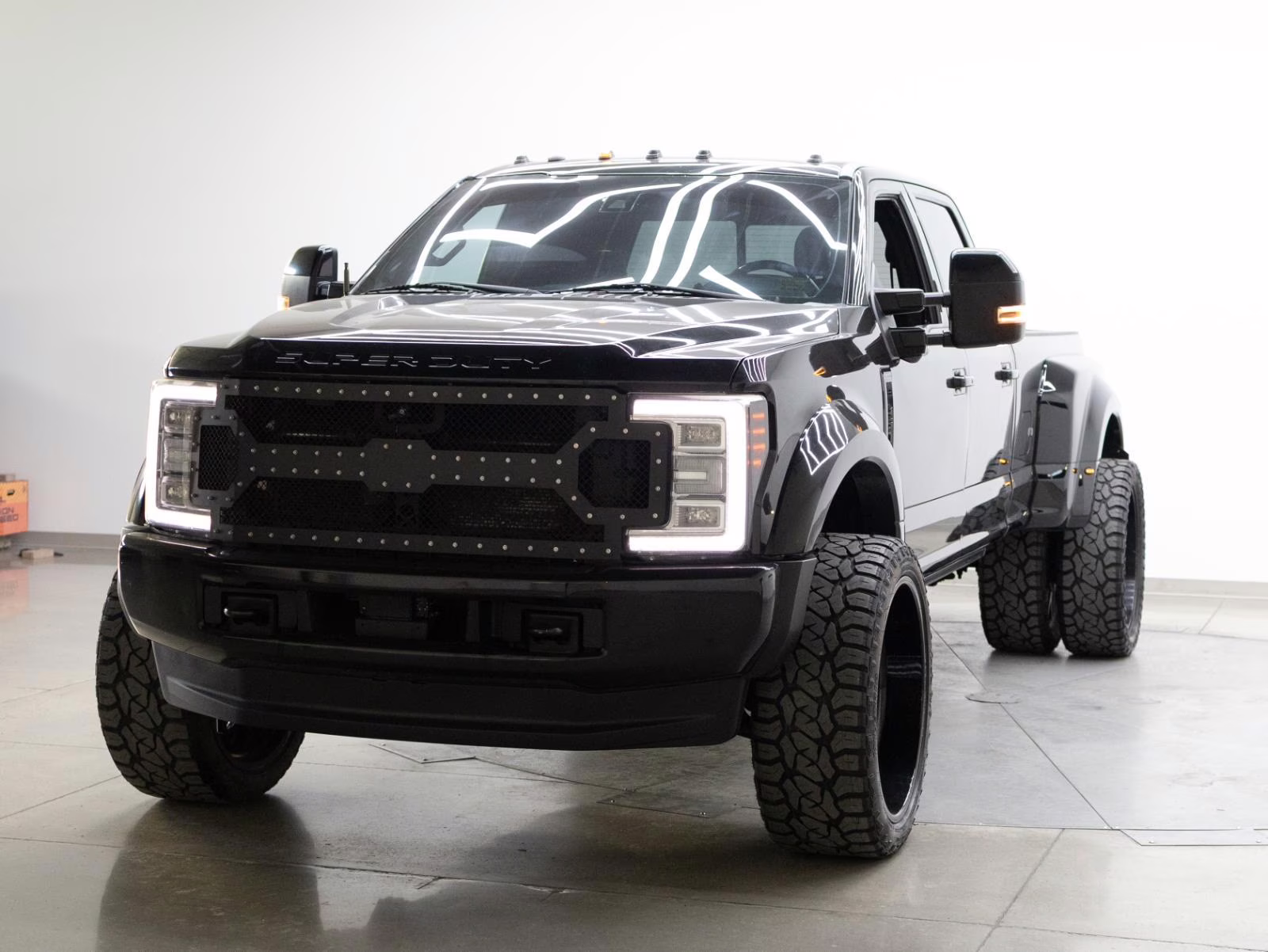 2017 Shadow Black Ford Super Duty F-450 DRW Platinum 4X4 Truck