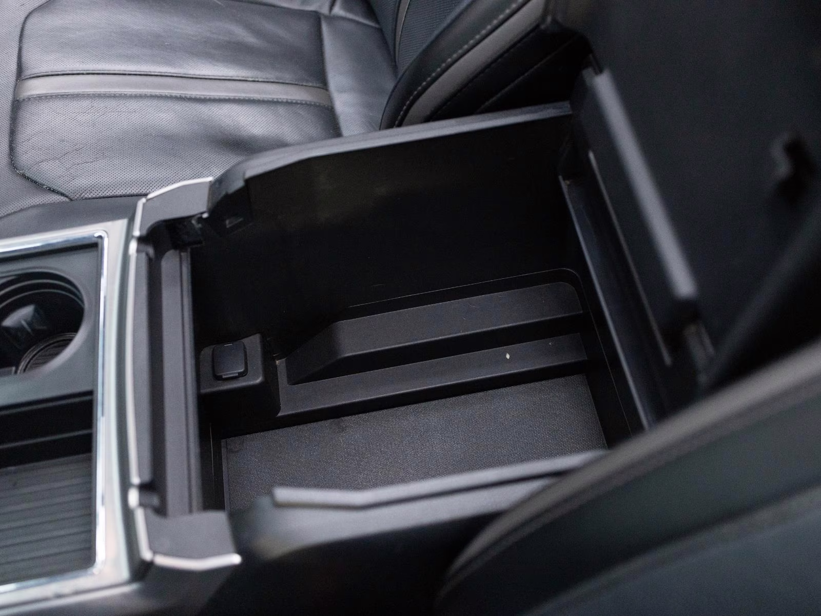 2017 Shadow Black Ford Super Duty F-450 DRW Platinum 4X4 Truck