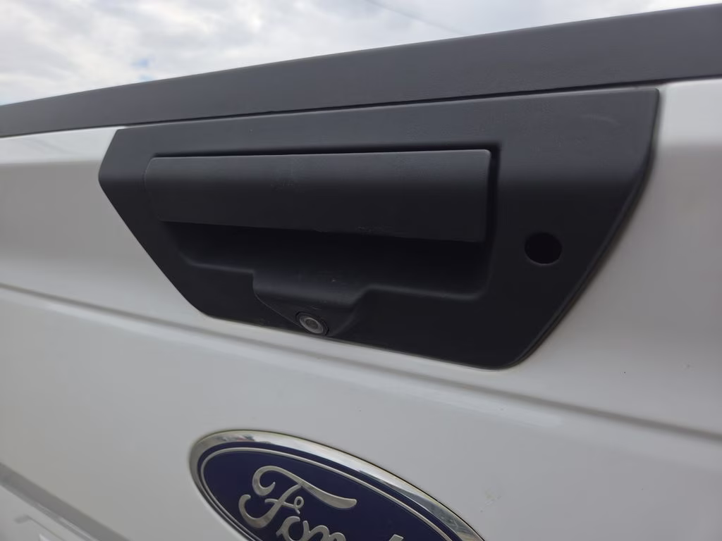 2018 White Ford F-150 XL 4X4 Truck