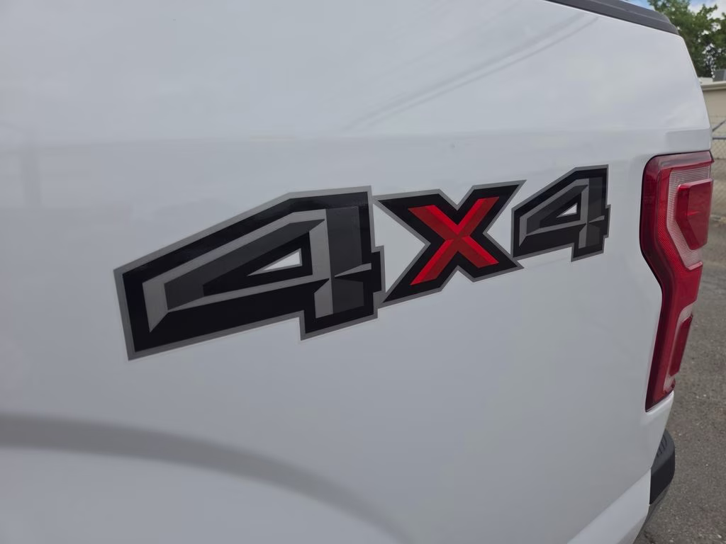 2018 White Ford F-150 XL 4X4 Truck