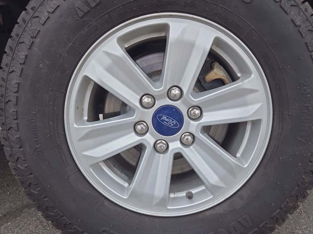 2018 White Ford F-150 XL 4X4 Truck