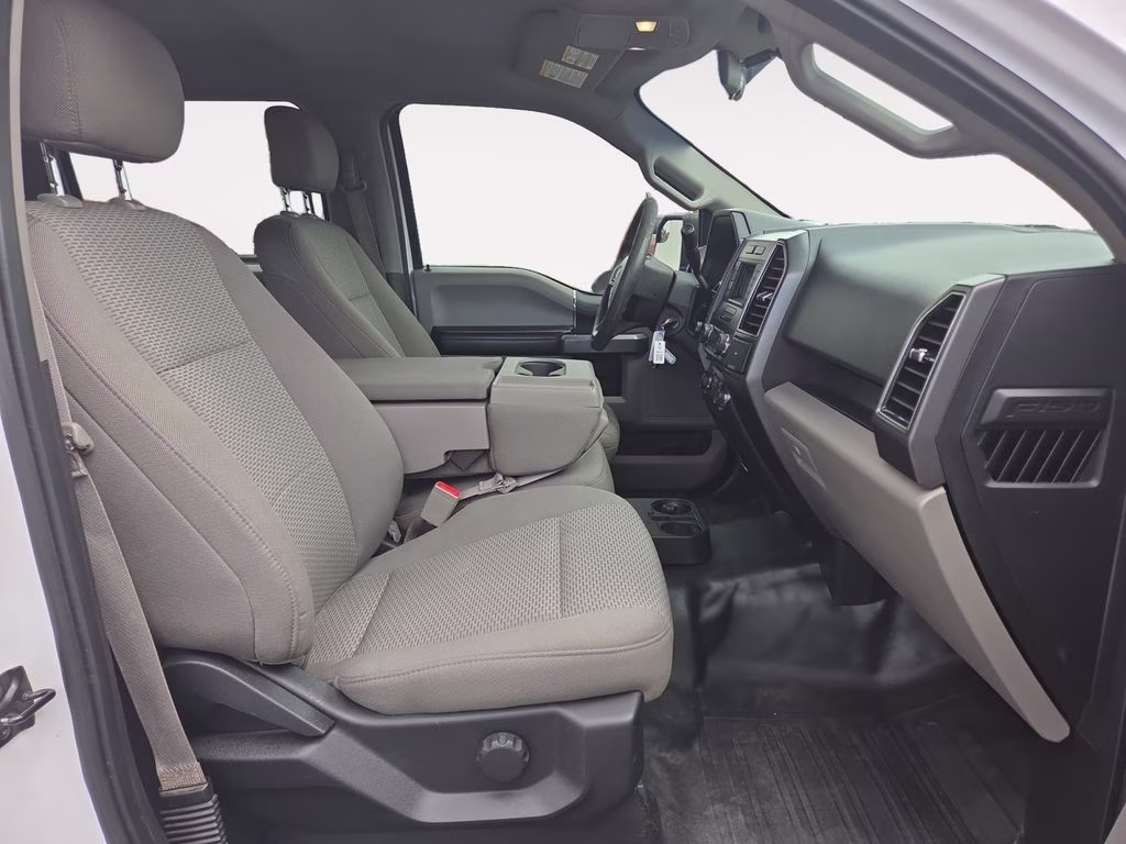 2018 White Ford F-150 XL 4X4 Truck