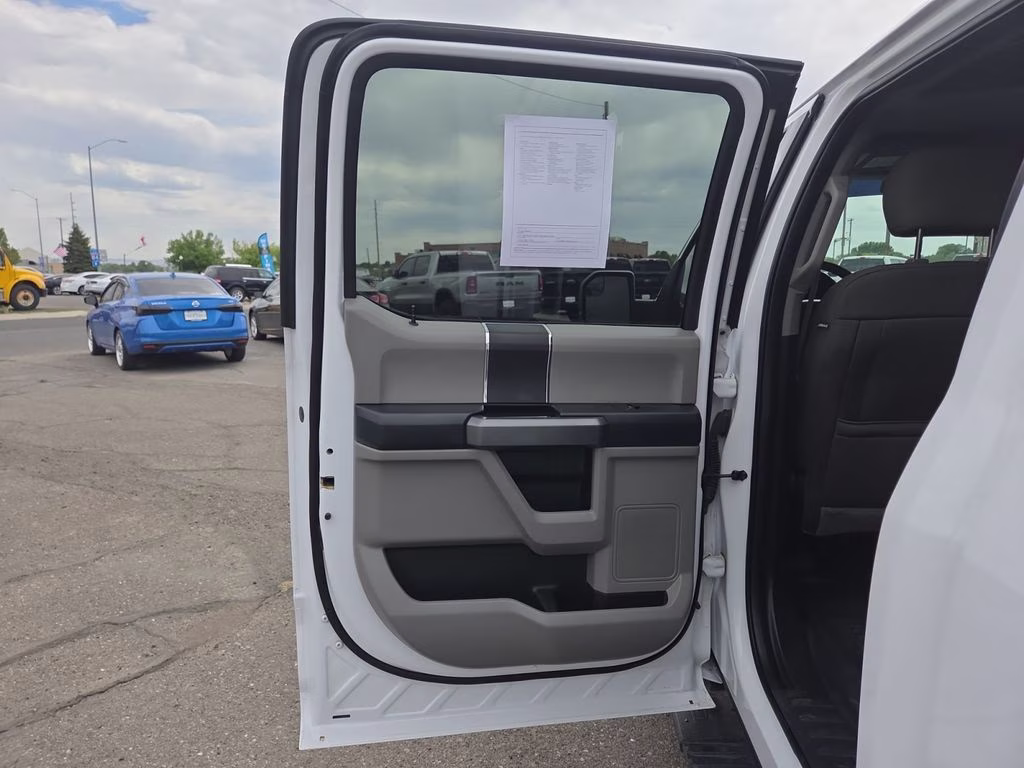 2018 White Ford F-150 XL 4X4 Truck