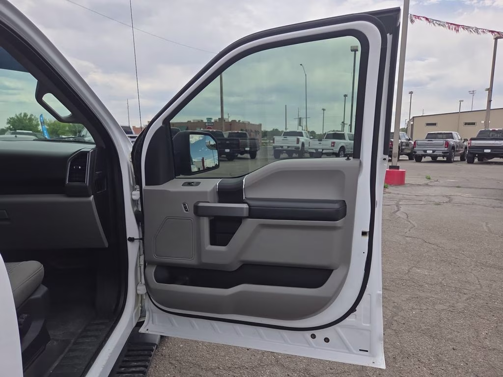 2018 White Ford F-150 XL 4X4 Truck