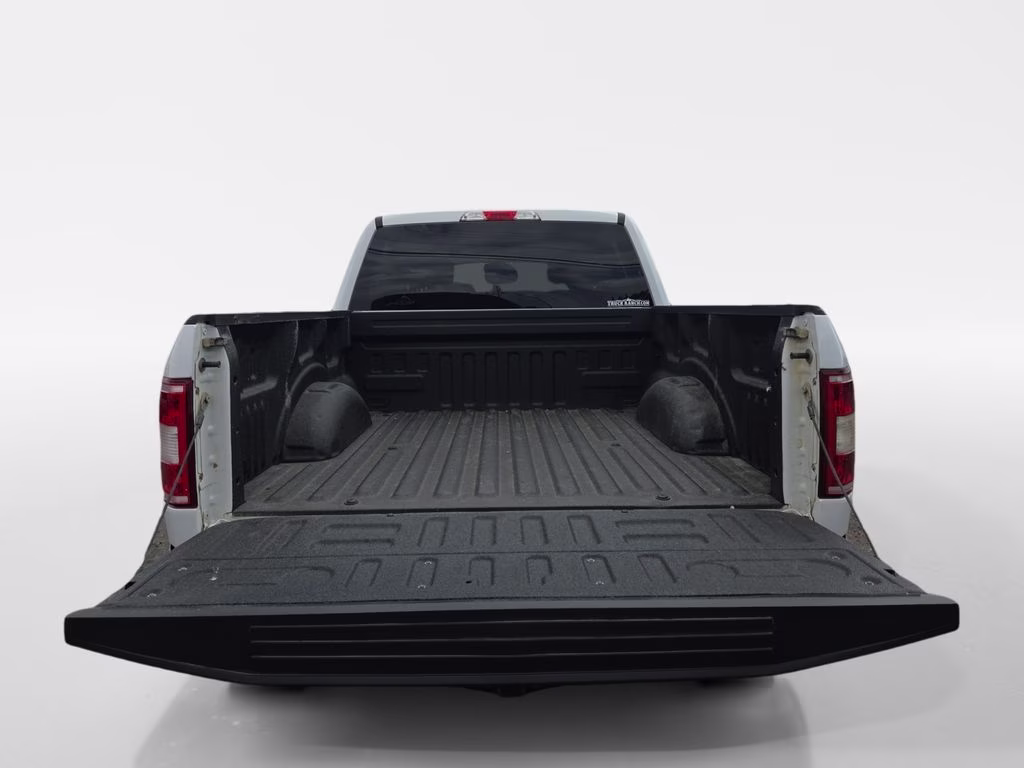 2018 White Ford F-150 XL 4X4 Truck