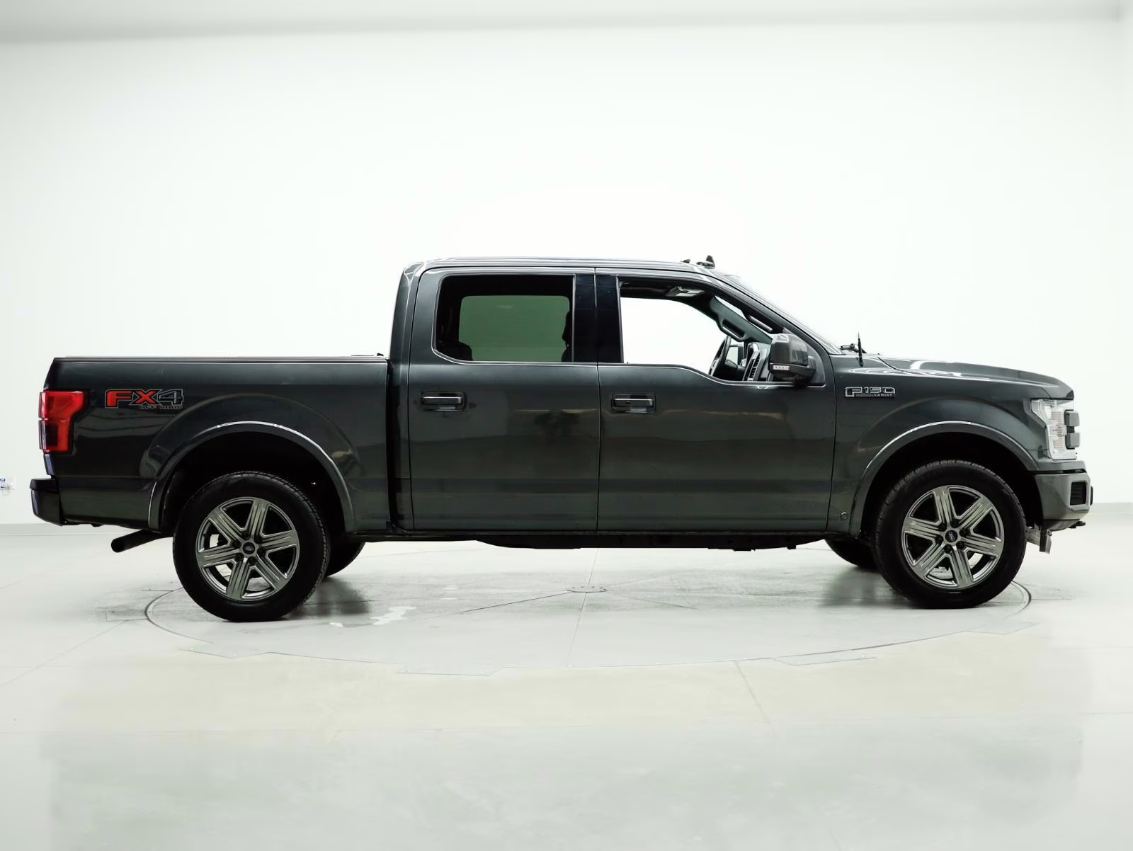 2018 Magnetic Ford F-150 LARIAT 4X4 Truck