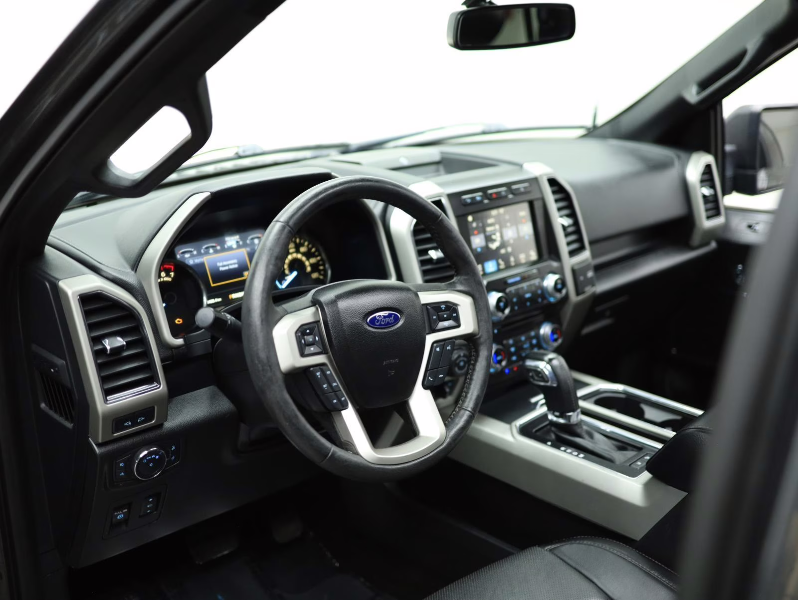 2018 Magnetic Ford F-150 LARIAT 4X4 Truck