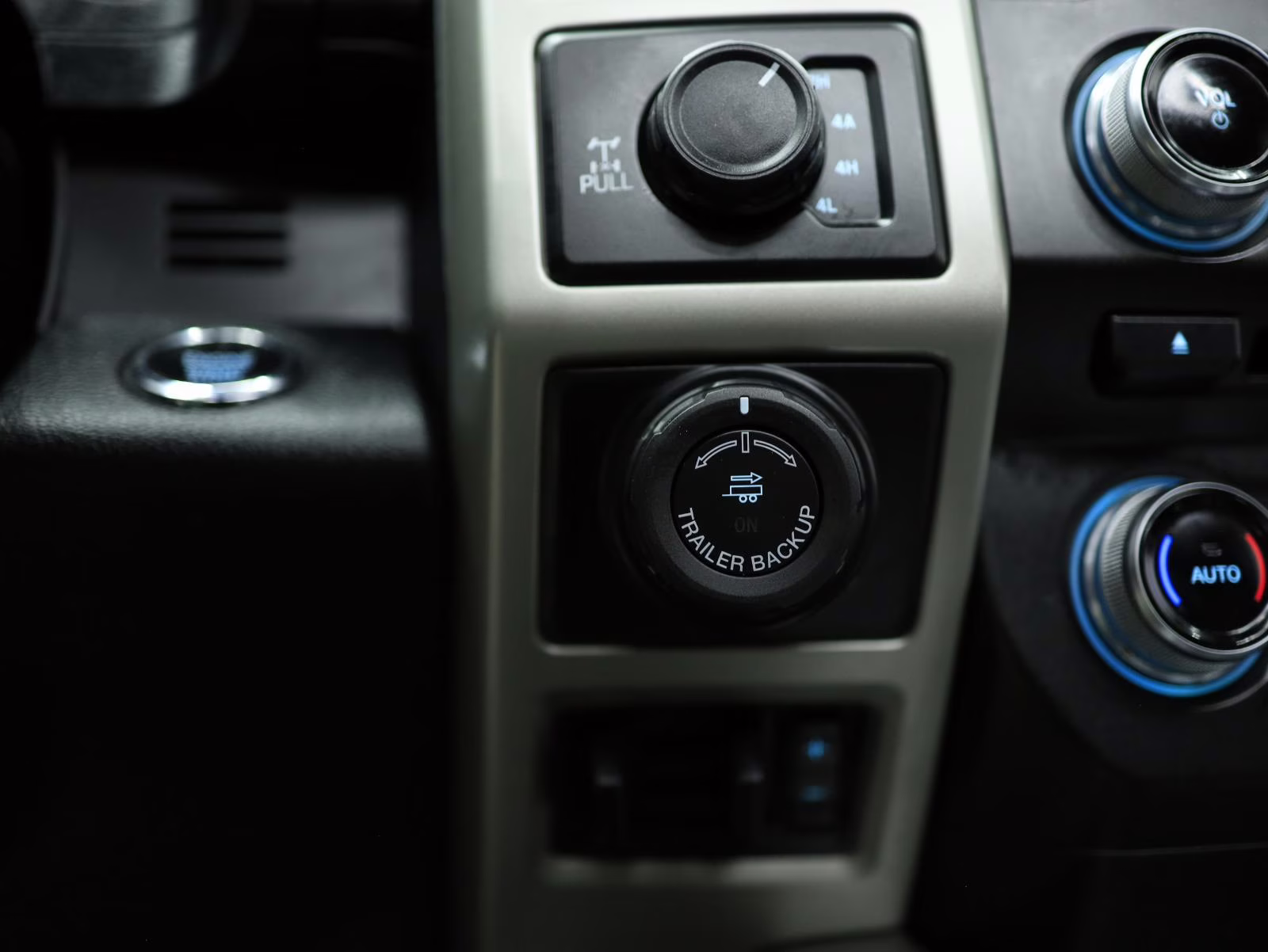 2018 Magnetic Ford F-150 LARIAT 4X4 Truck