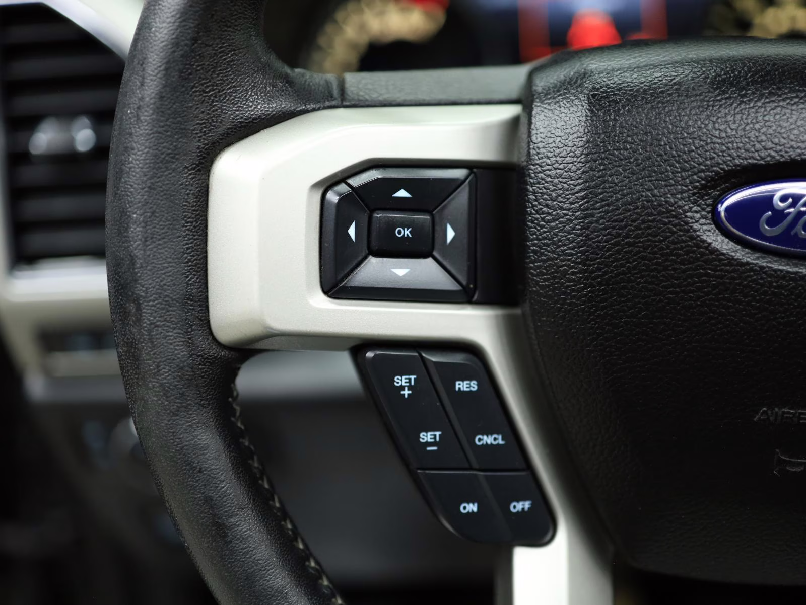 2018 Magnetic Ford F-150 LARIAT 4X4 Truck