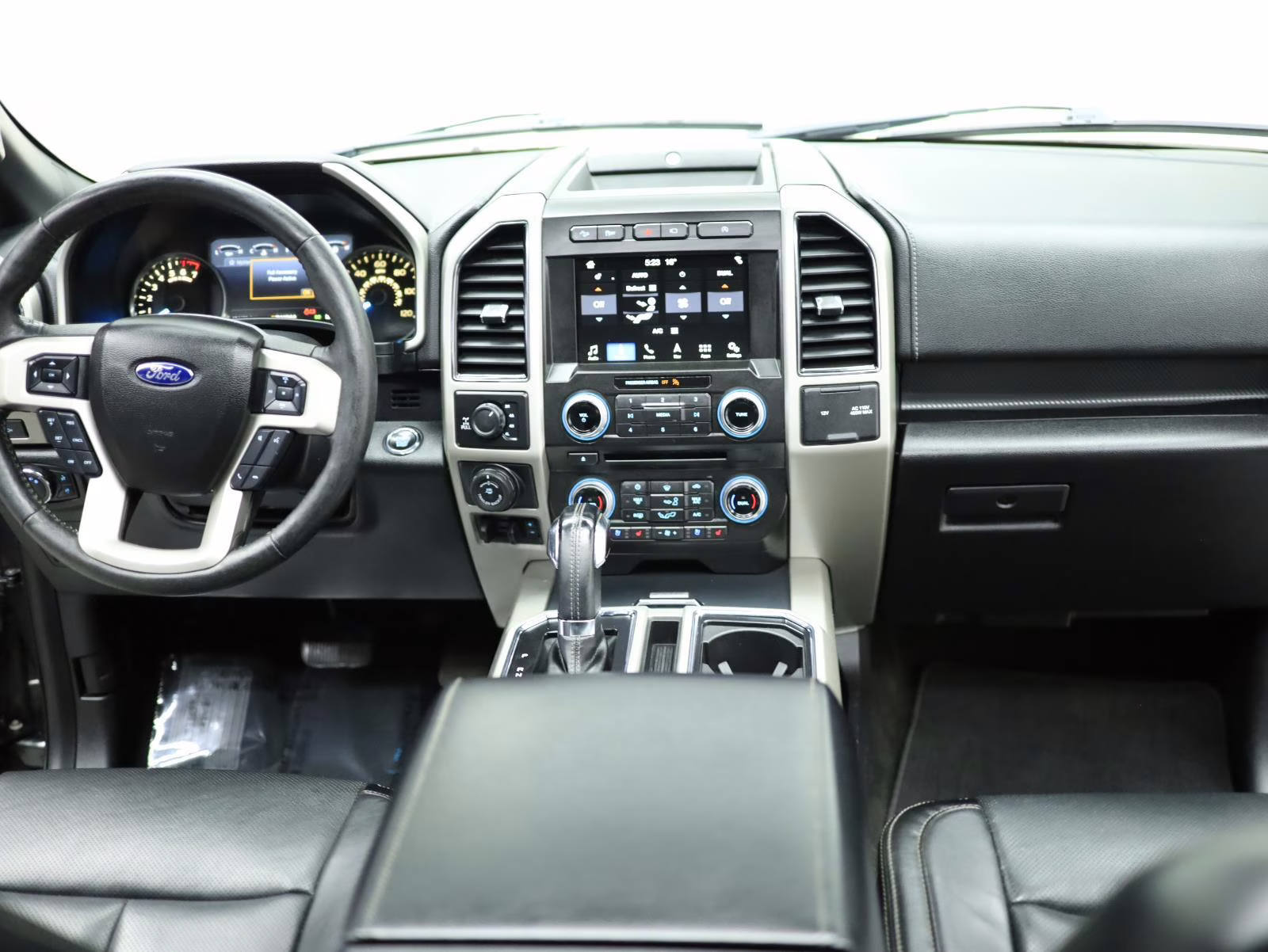 2018 Magnetic Ford F-150 LARIAT 4X4 Truck