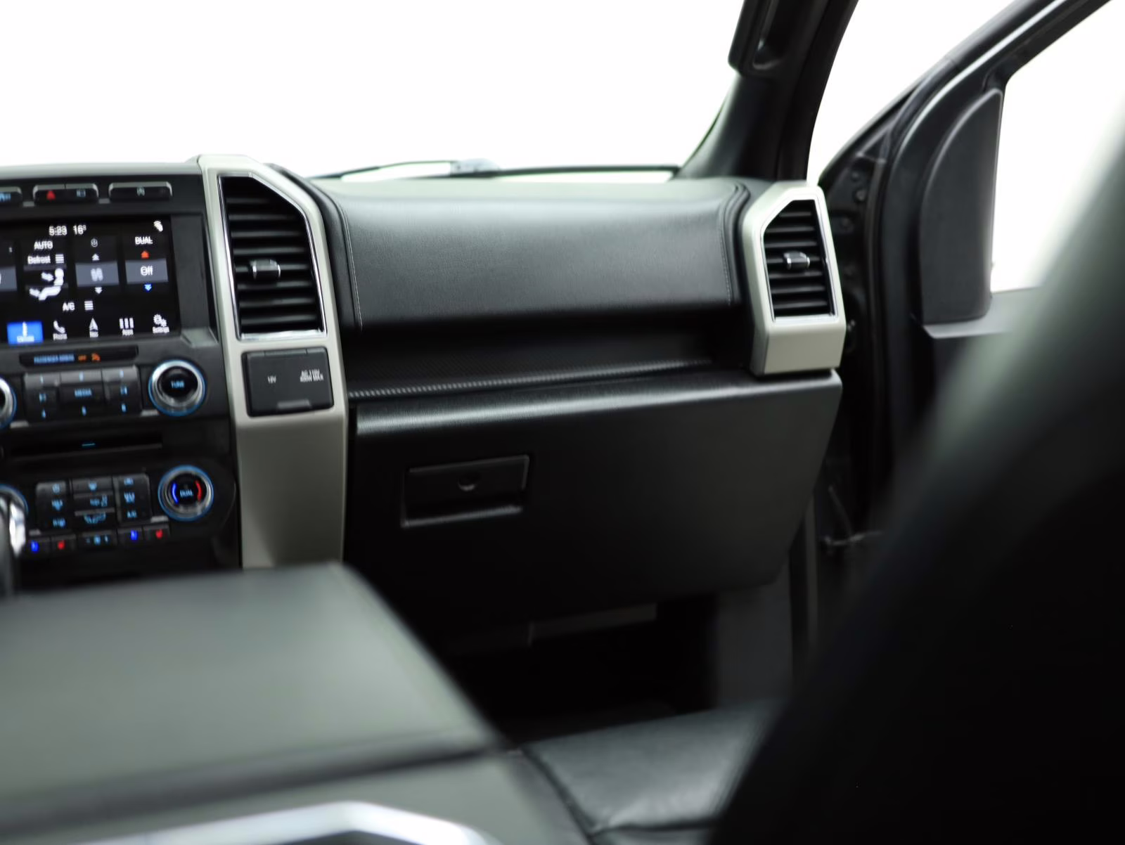 2018 Magnetic Ford F-150 LARIAT 4X4 Truck