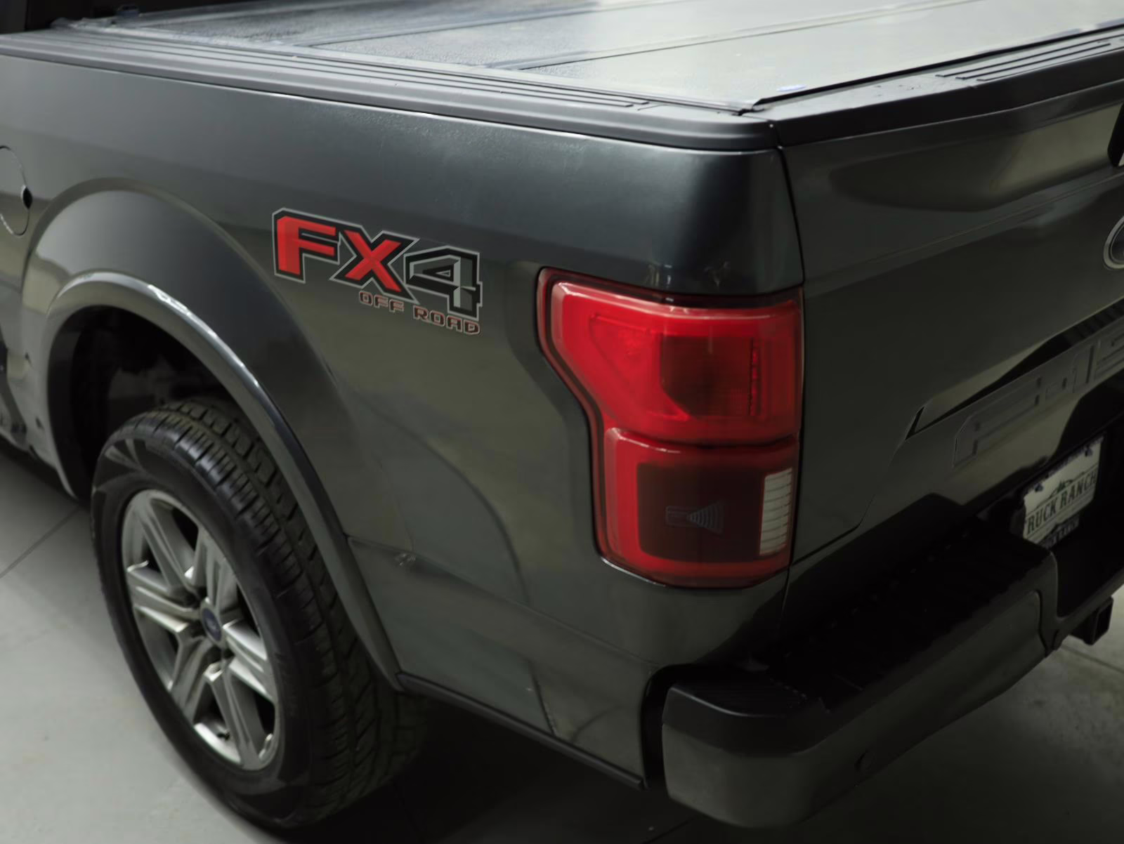 2018 Magnetic Ford F-150 LARIAT 4X4 Truck