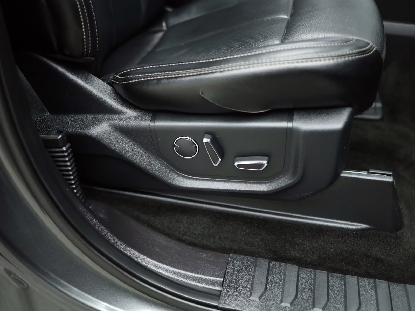 2018 Magnetic Ford F-150 LARIAT 4X4 Truck