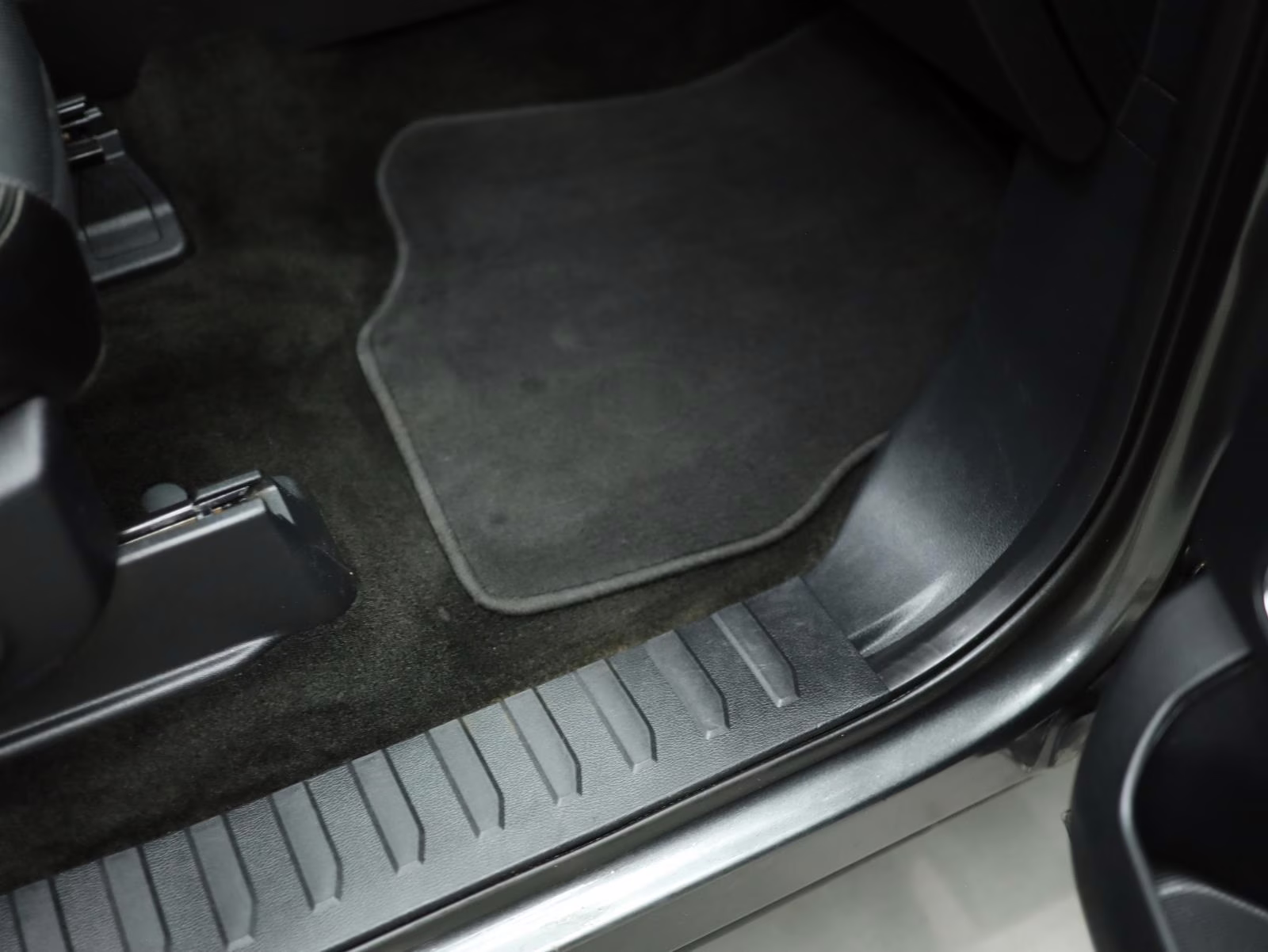 2018 Magnetic Ford F-150 LARIAT 4X4 Truck