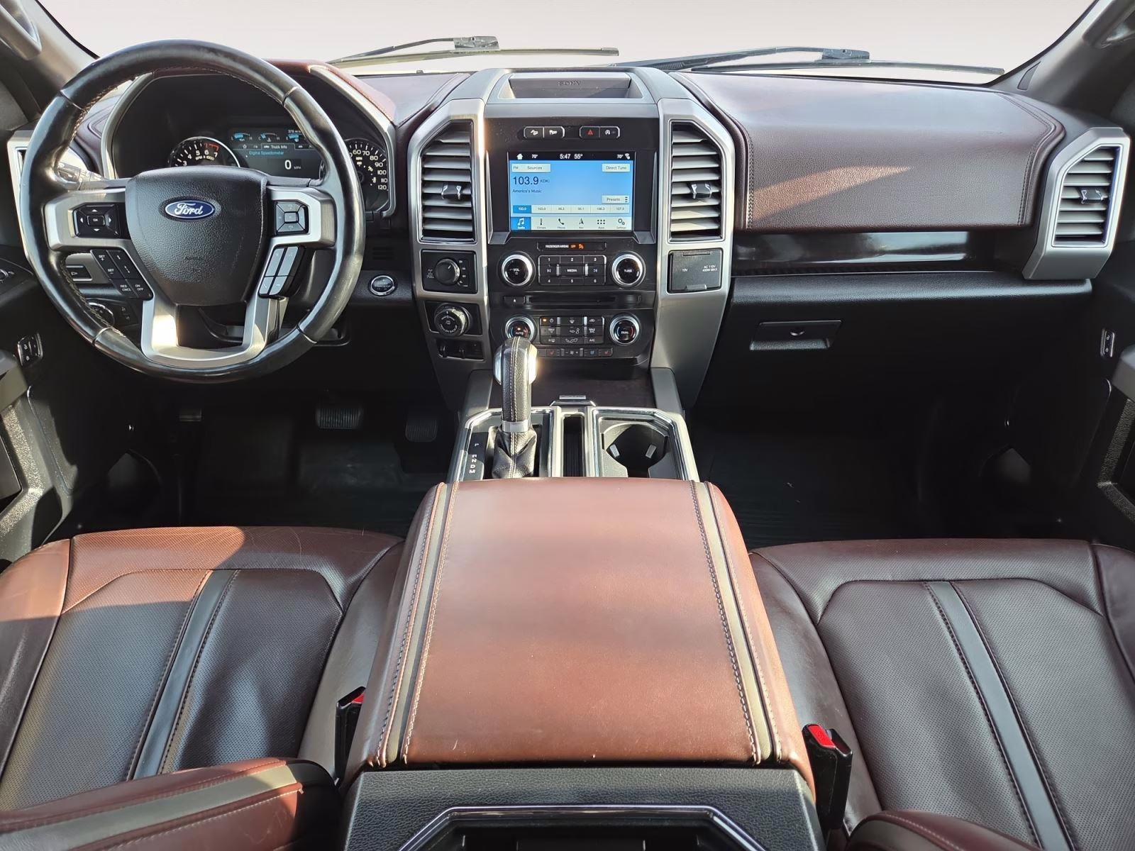 2017 White Platinum Metallic Tri-Coat Ford F-150 PLATINUM 4WD SuperCrew 5.5' Box 4X4 Truck