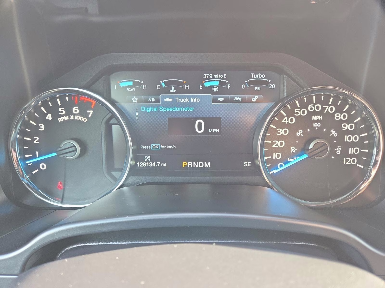 2017 White Platinum Metallic Tri-Coat Ford F-150 PLATINUM 4WD SuperCrew 5.5' Box 4X4 Truck