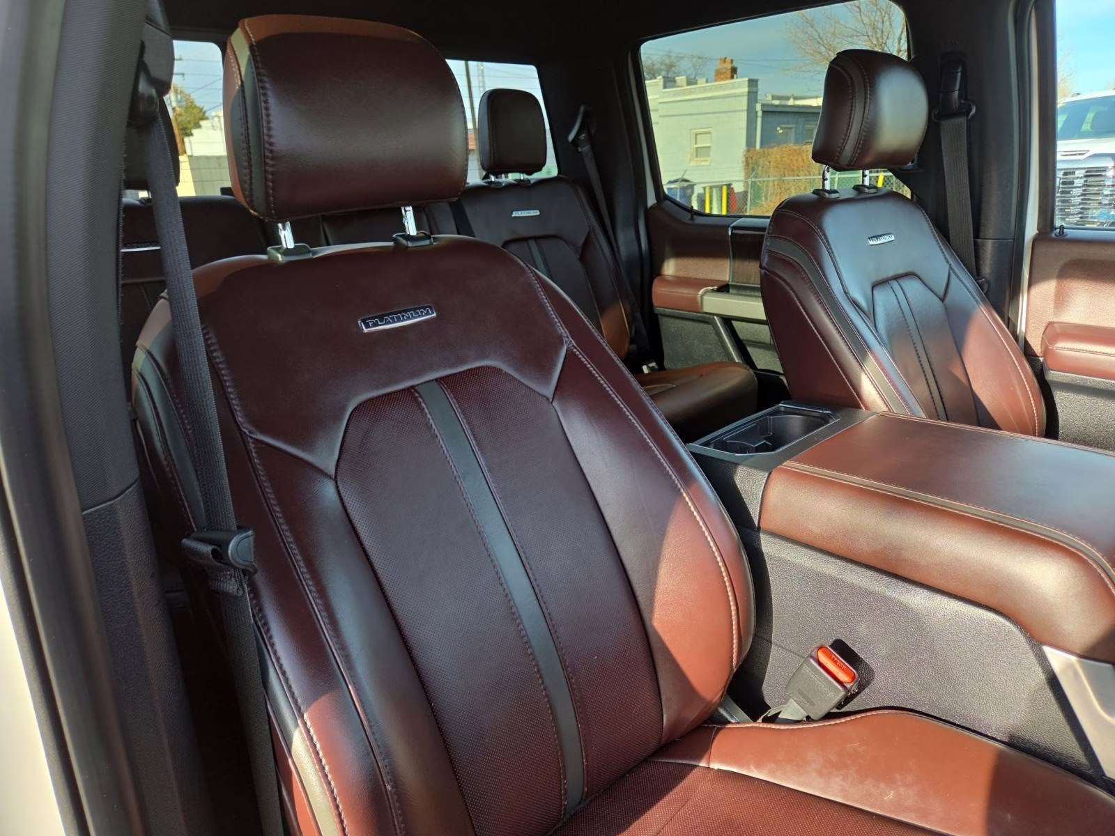 2017 White Platinum Metallic Tri-Coat Ford F-150 PLATINUM 4WD SuperCrew 5.5' Box 4X4 Truck