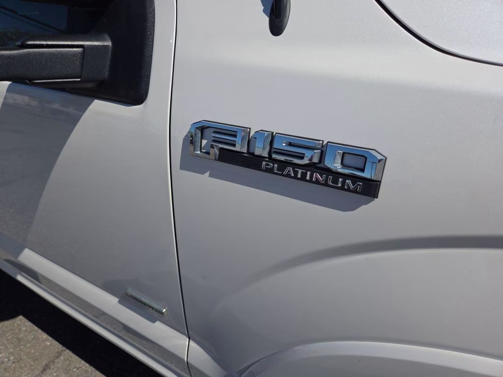 2017 White Ford F-150 Platinum 4X4 Truck