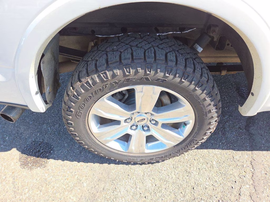 2017 White Ford F-150 Platinum 4X4 Truck