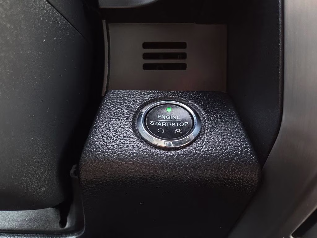 2017 White Ford F-150 Platinum 4X4 Truck