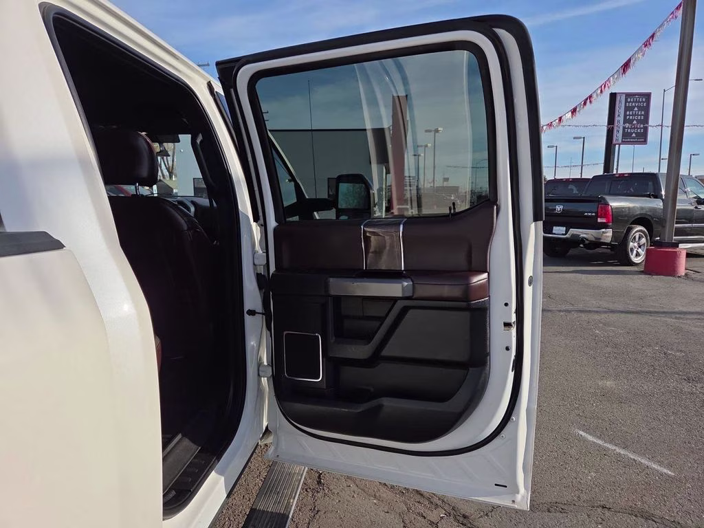 2017 White Ford F-150 Platinum 4X4 Truck