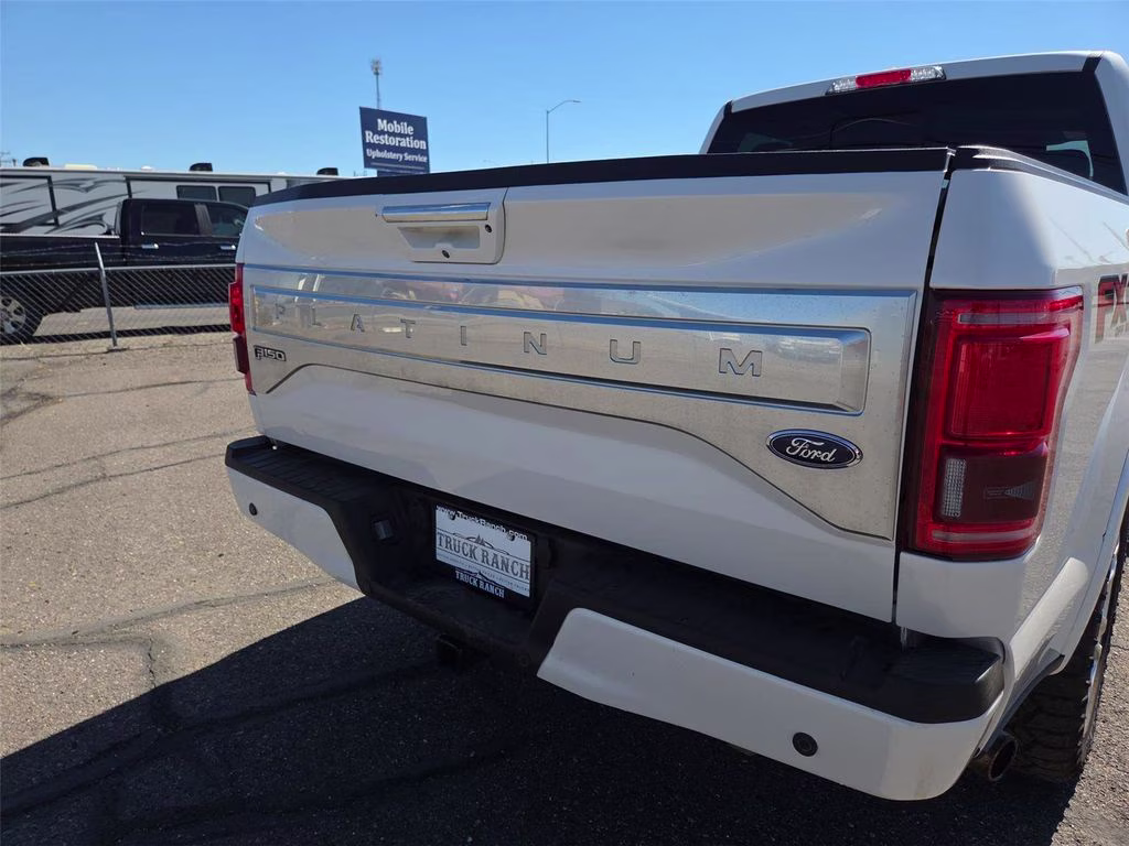 2017 White Ford F-150 Platinum 4X4 Truck