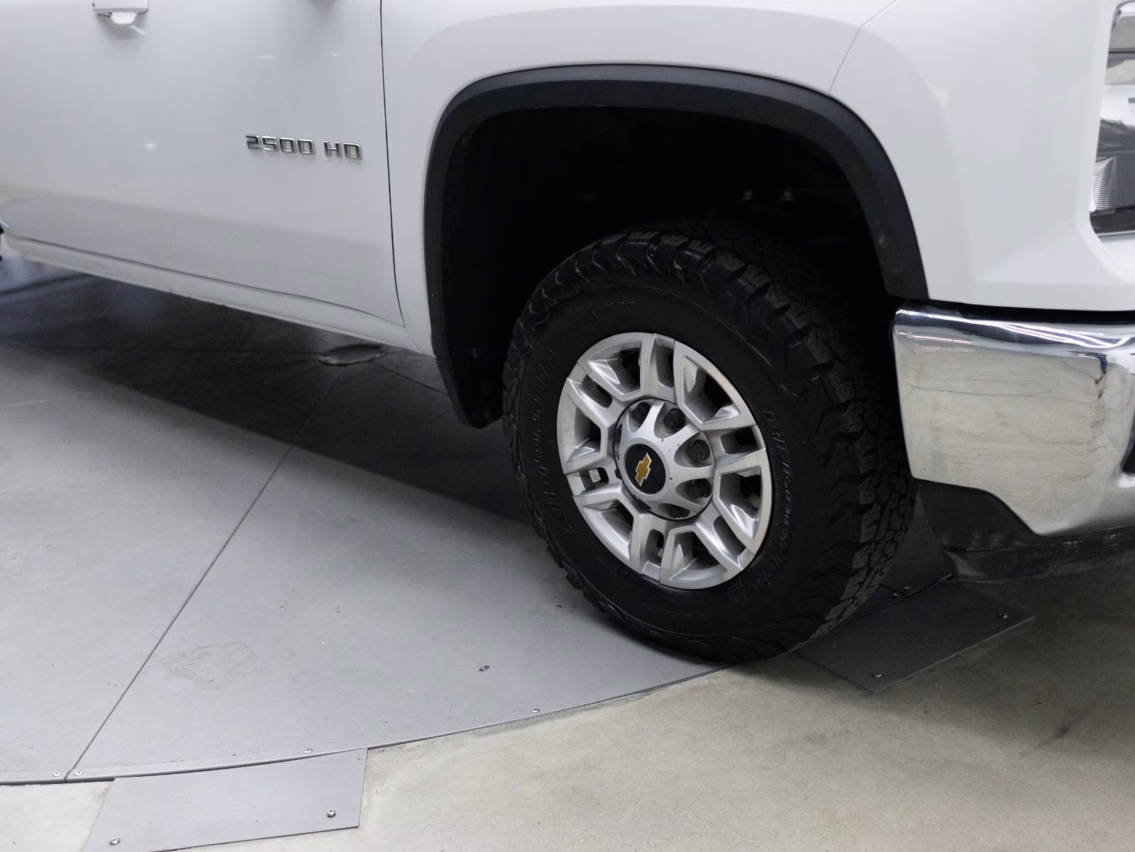 2024 Summit White Chevrolet Silverado 2500HD LT 4X4 Truck