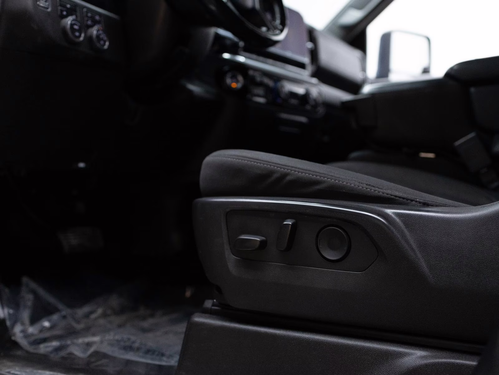 2024 Summit White Chevrolet Silverado 2500HD LT 4X4 Truck