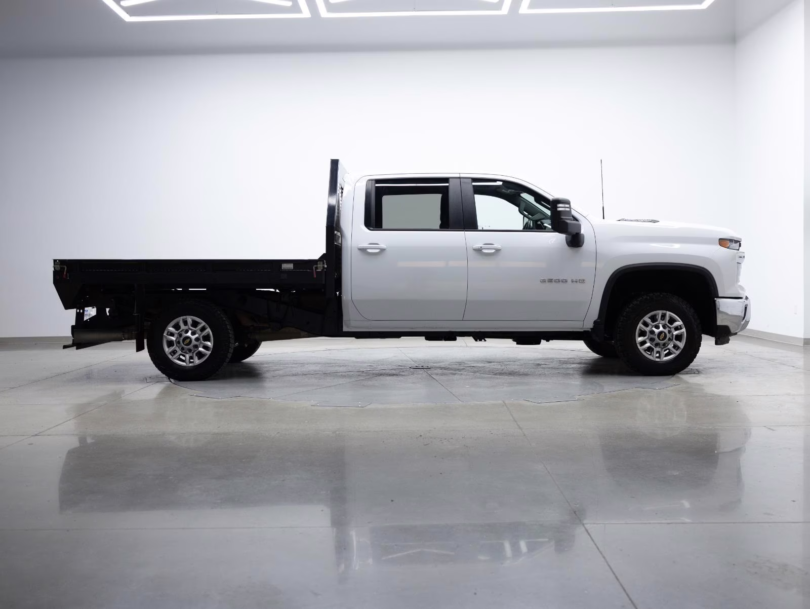 2024 Summit White Chevrolet Silverado 2500HD LT 4X4 Truck