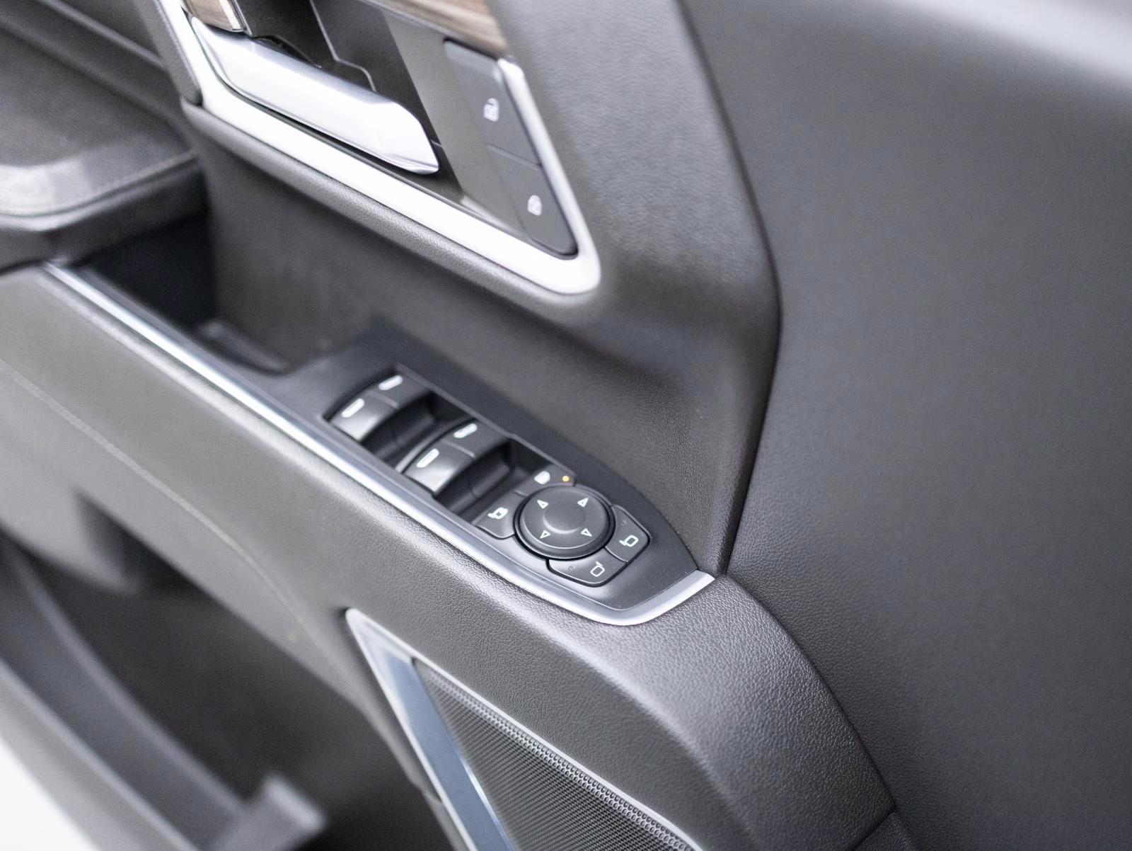 2024 Summit White Chevrolet Silverado 2500HD LT 4X4 Truck