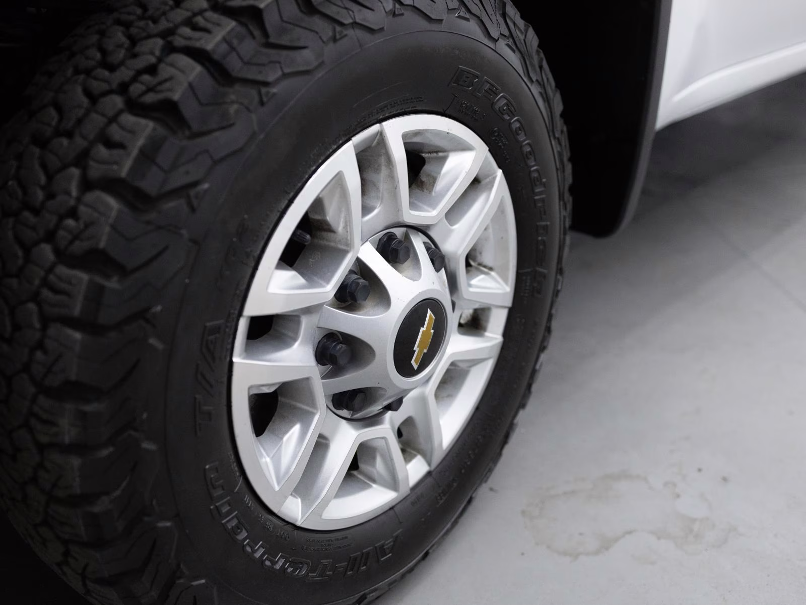 2024 Summit White Chevrolet Silverado 2500HD LT 4X4 Truck