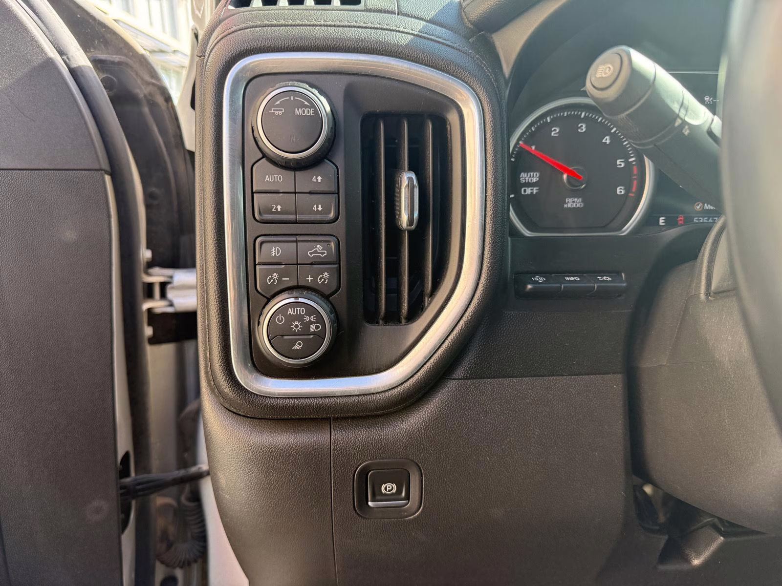 2021 Silver Ice Metallic Chevrolet Silverado 1500 LTZ 4X4 Truck