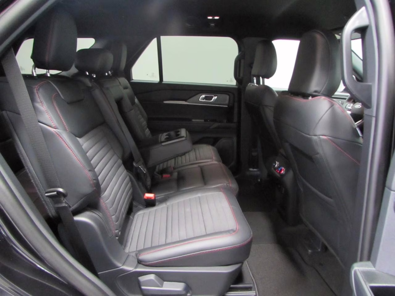 2026 Agate Black Metallic Ford Explorer ST-Line 4X4 SUV