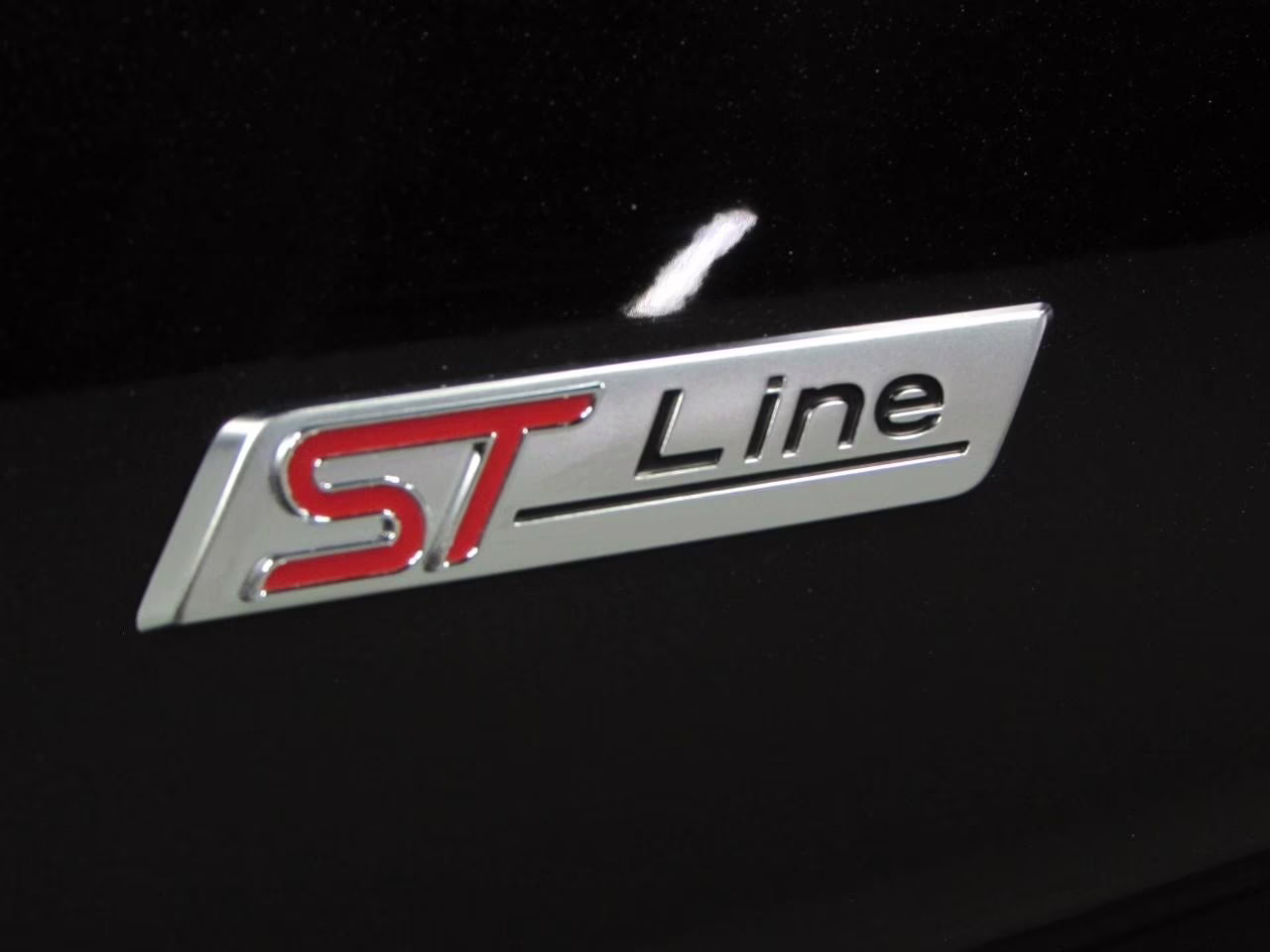 2026 Agate Black Metallic Ford Explorer ST-Line 4X4 SUV