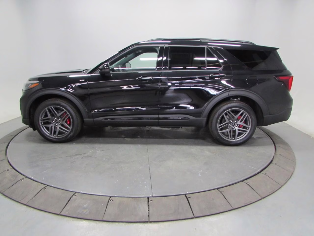 2026 Agate Black Metallic Ford Explorer ST-Line 4X4 SUV