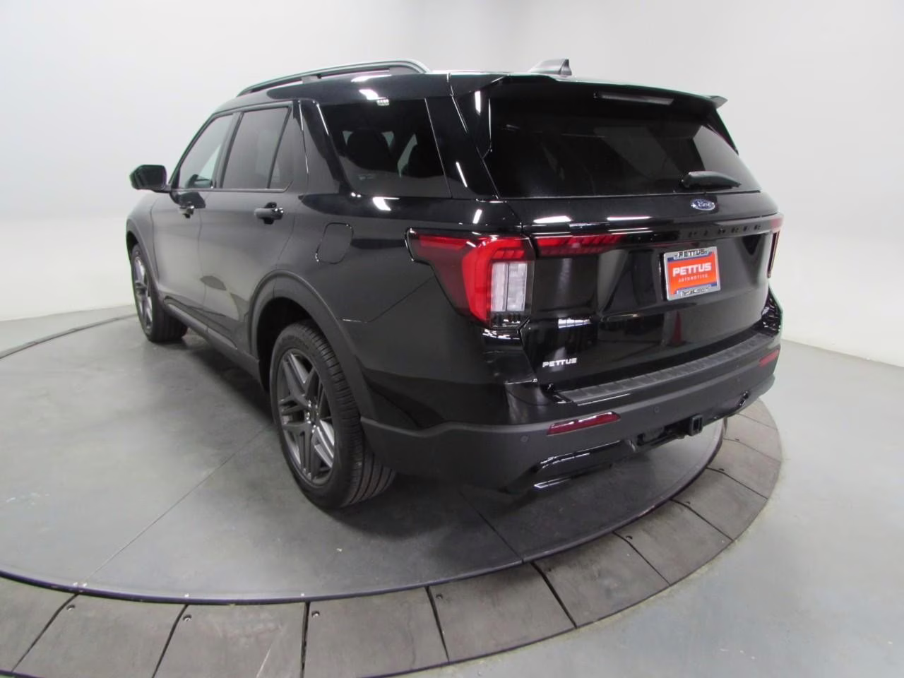 2026 Agate Black Metallic Ford Explorer ST-Line 4X4 SUV