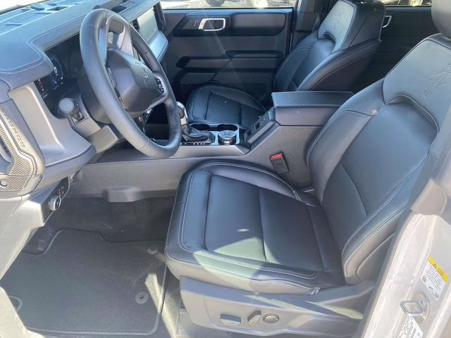 2026 Avalanche Ford Bronco Outer Banks 4X4 SUV