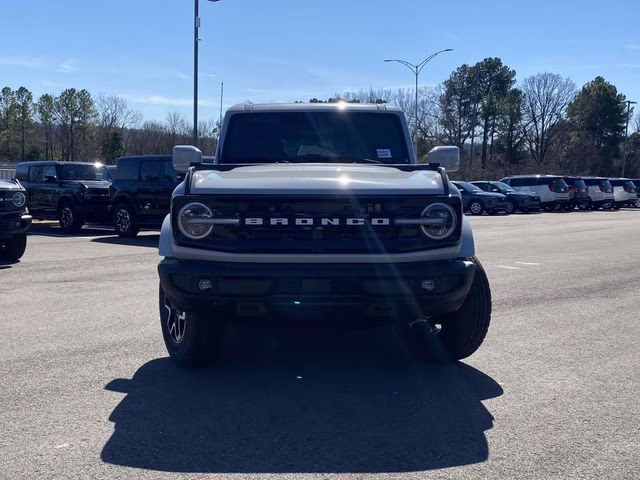 2026 Avalanche Ford Bronco Outer Banks 4X4 SUV