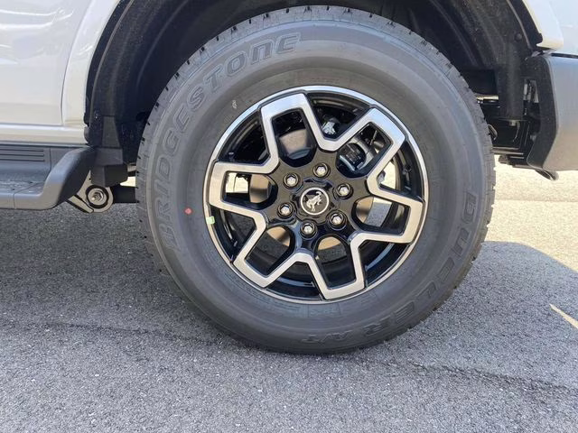 2026 Oxford White Ford Bronco Outer Banks 4X4 SUV
