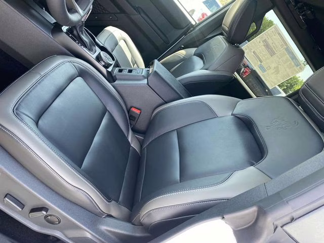 2026 Oxford White Ford Bronco Outer Banks 4X4 SUV