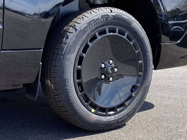 2026 Shadow Black Ford Maverick Lobo High AWD Truck