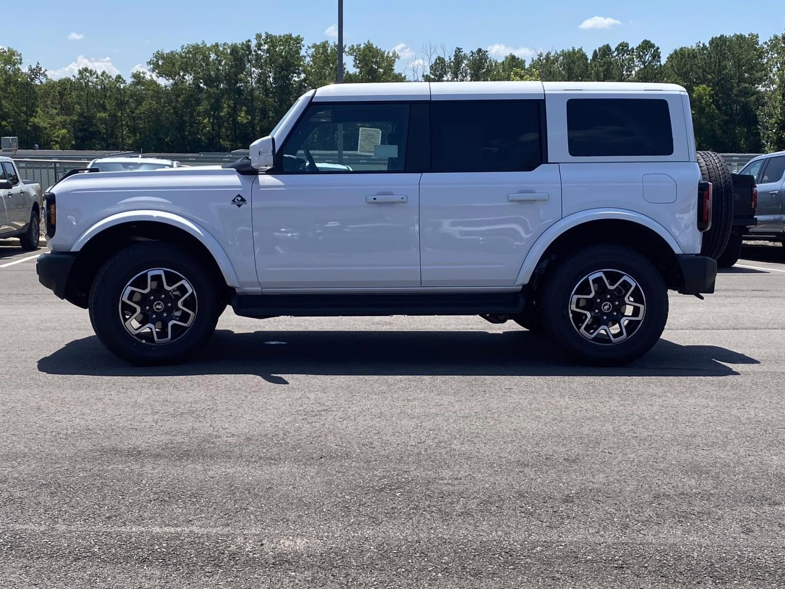 2026 Oxford White Ford Bronco Outer Banks 4X4 SUV