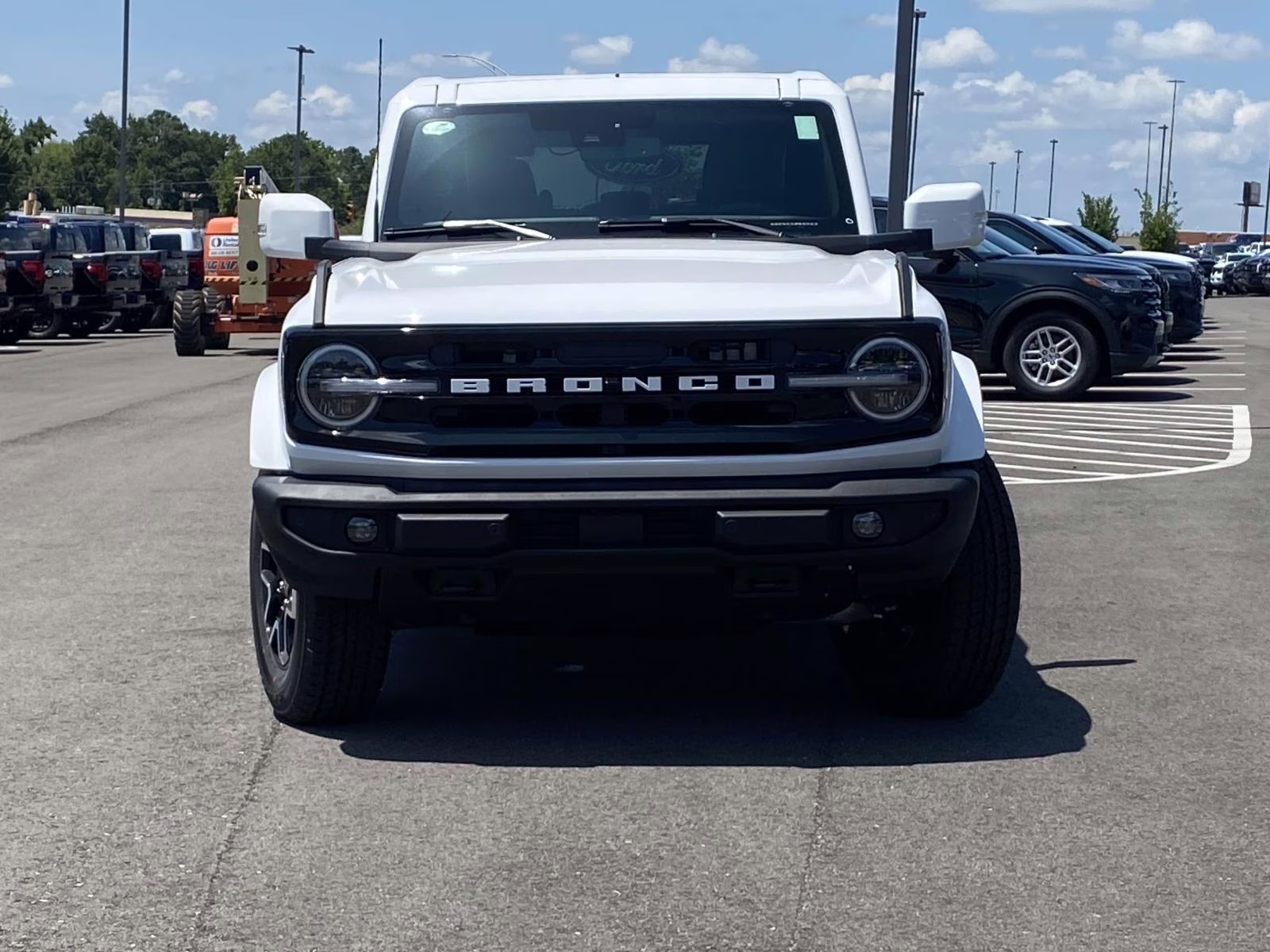 2026 Oxford White Ford Bronco Outer Banks 4X4 SUV