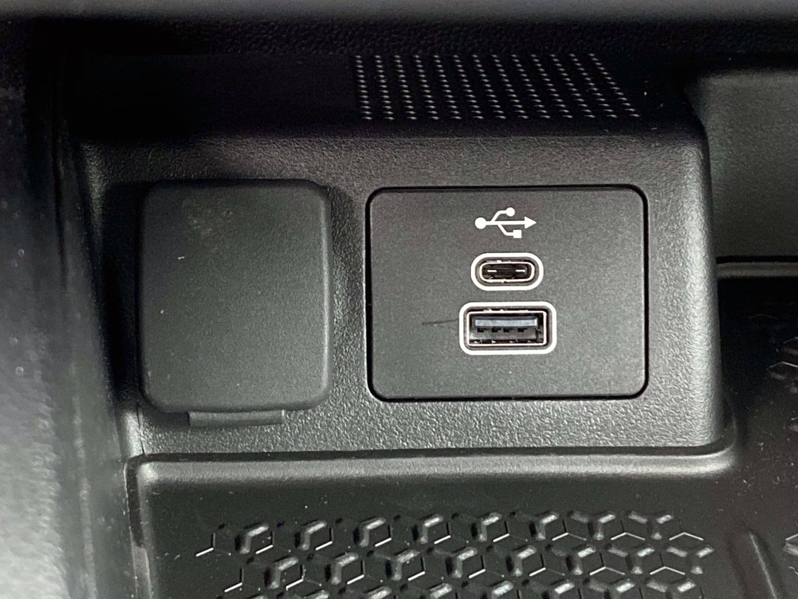 2026 Oxford White Ford Bronco Sport Outer Banks 4X4 SUV