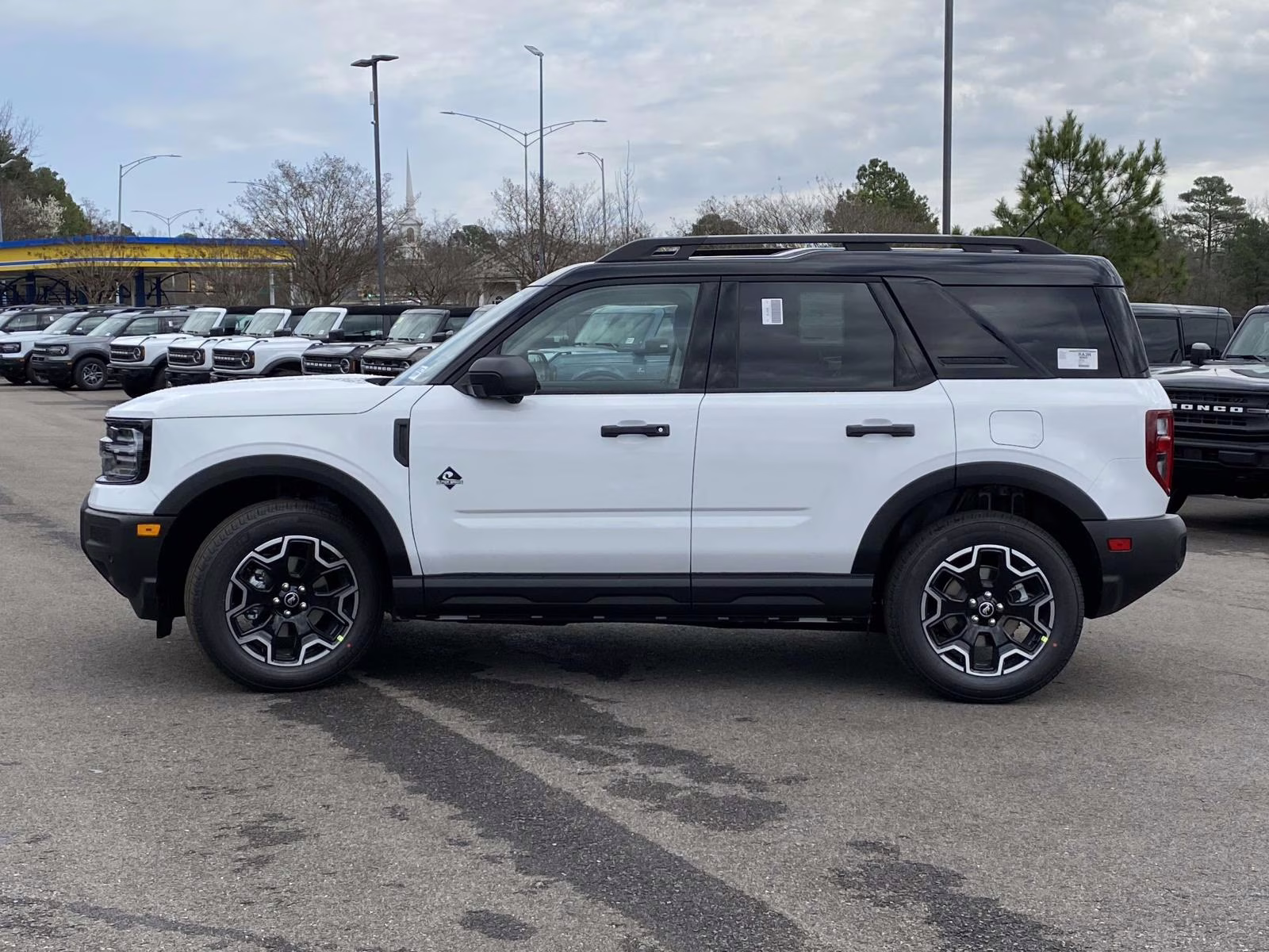 2026 Oxford White Ford Bronco Sport Outer Banks 4X4 SUV