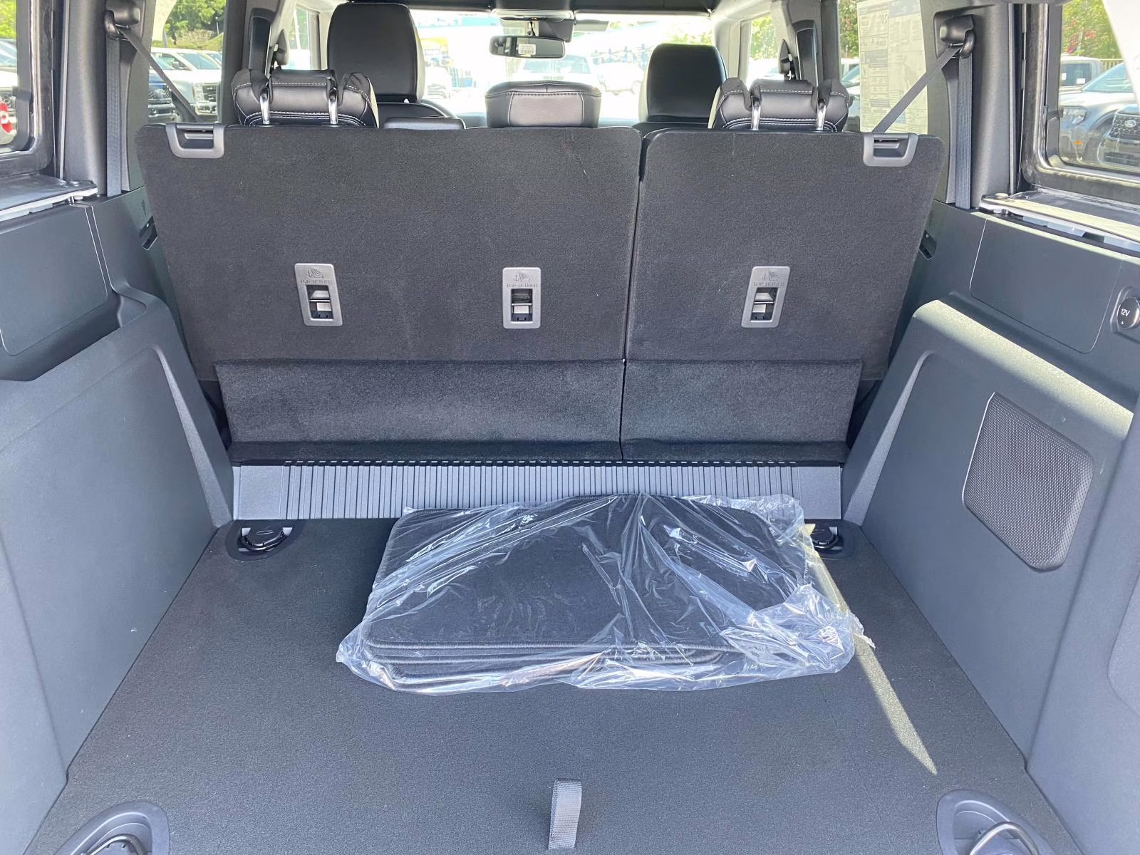 2026 Oxford White Ford Bronco Outer Banks 4X4 SUV