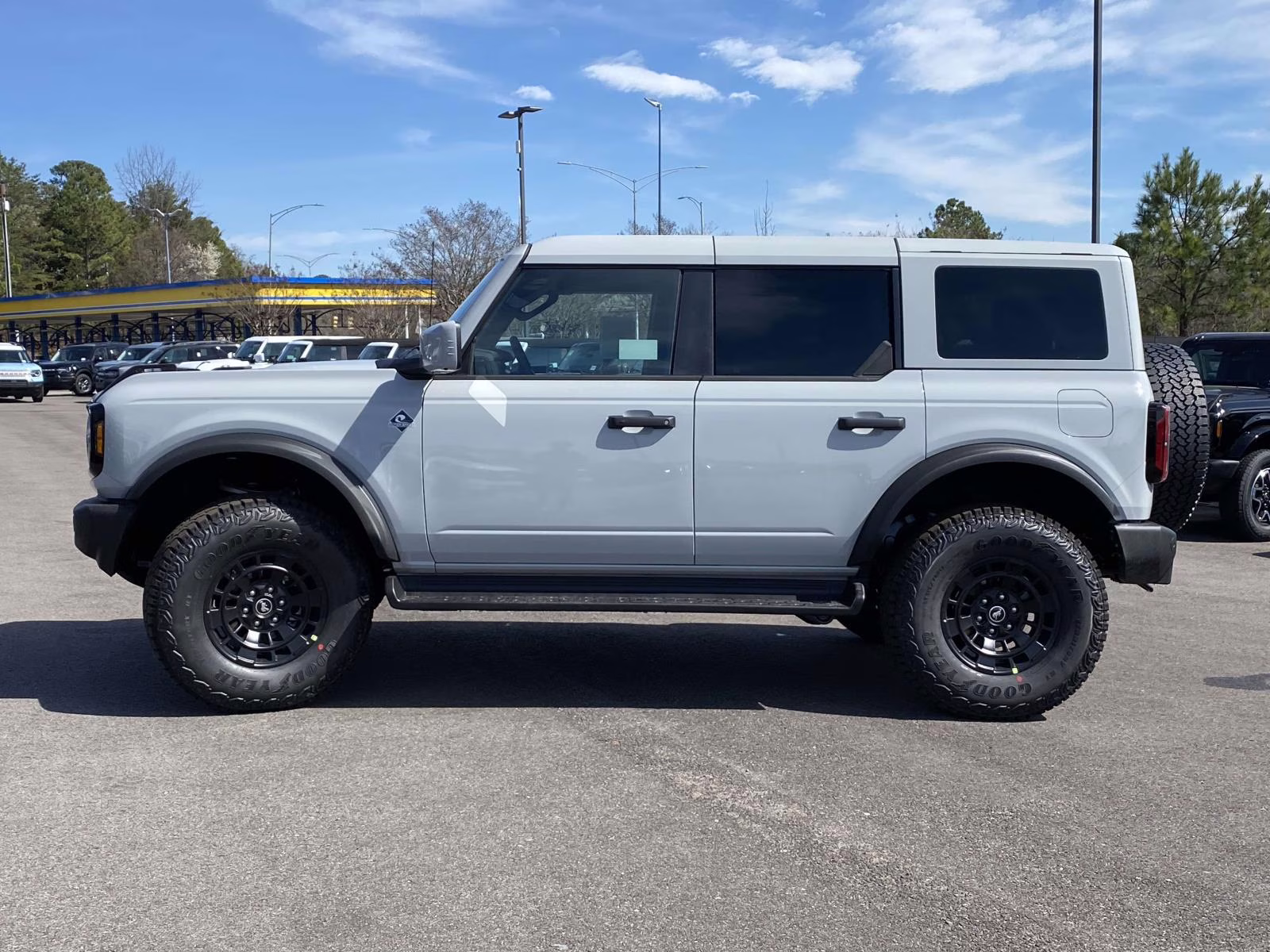 2026 Avalanche Ford Bronco Outer Banks 4X4 SUV
